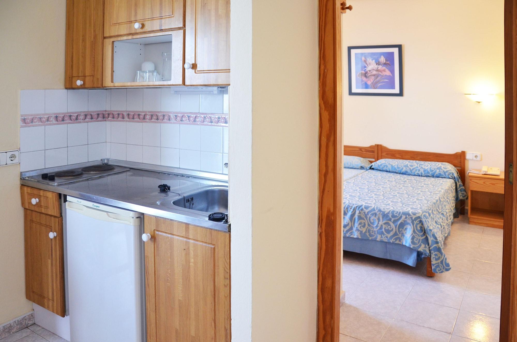 Hotel Apartamentos Vibra Lux Mar Ибица Экстерьер фото